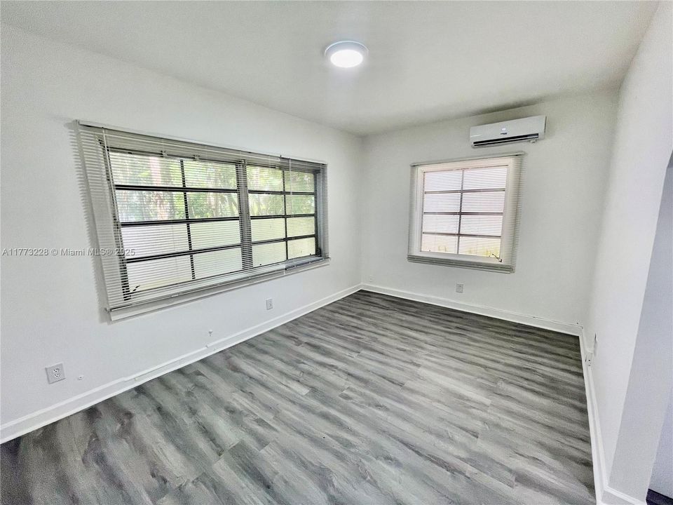 Недавно арендовано: $2,100 (1 спален, 1 ванн, 700 Квадратных фут)