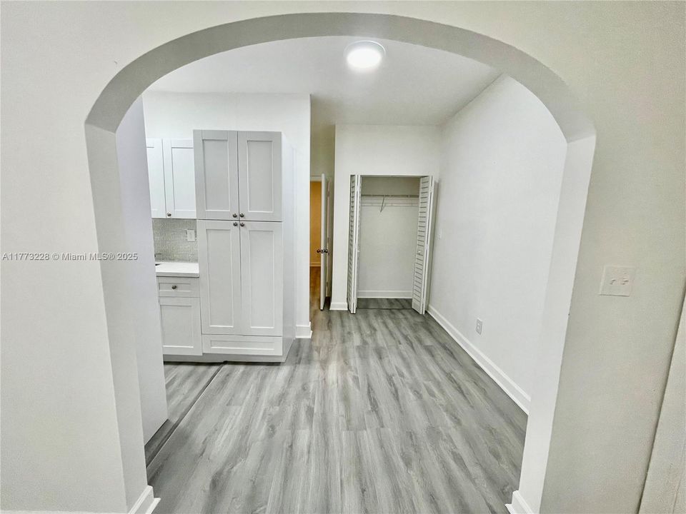 Недавно арендовано: $2,100 (1 спален, 1 ванн, 700 Квадратных фут)