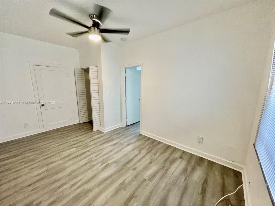 Недавно арендовано: $2,100 (1 спален, 1 ванн, 700 Квадратных фут)