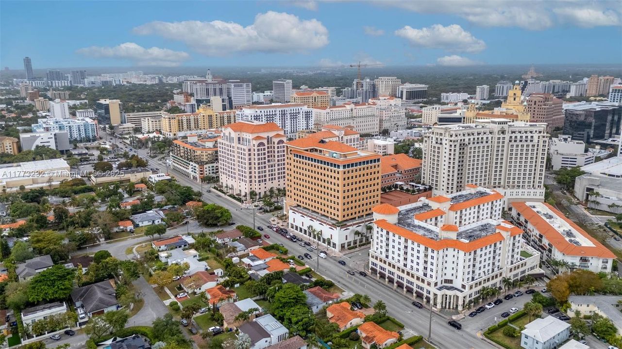 Vendido Recientemente: $585,000 (2 camas, 2 baños, 1114 Pies cuadrados)