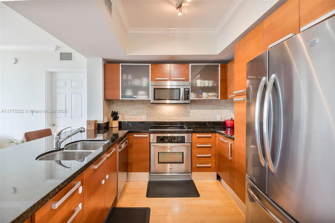 Vendido Recientemente: $585,000 (2 camas, 2 baños, 1114 Pies cuadrados)