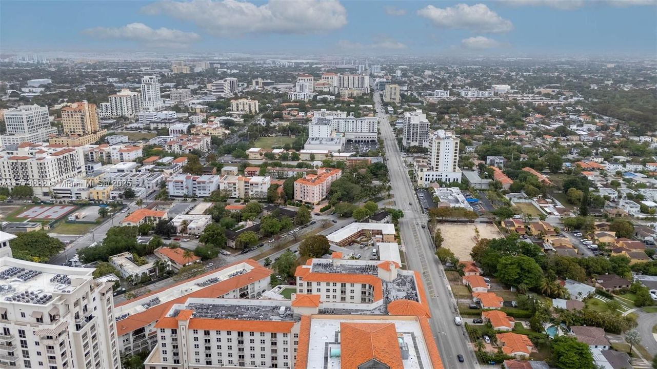 Vendido Recientemente: $585,000 (2 camas, 2 baños, 1114 Pies cuadrados)