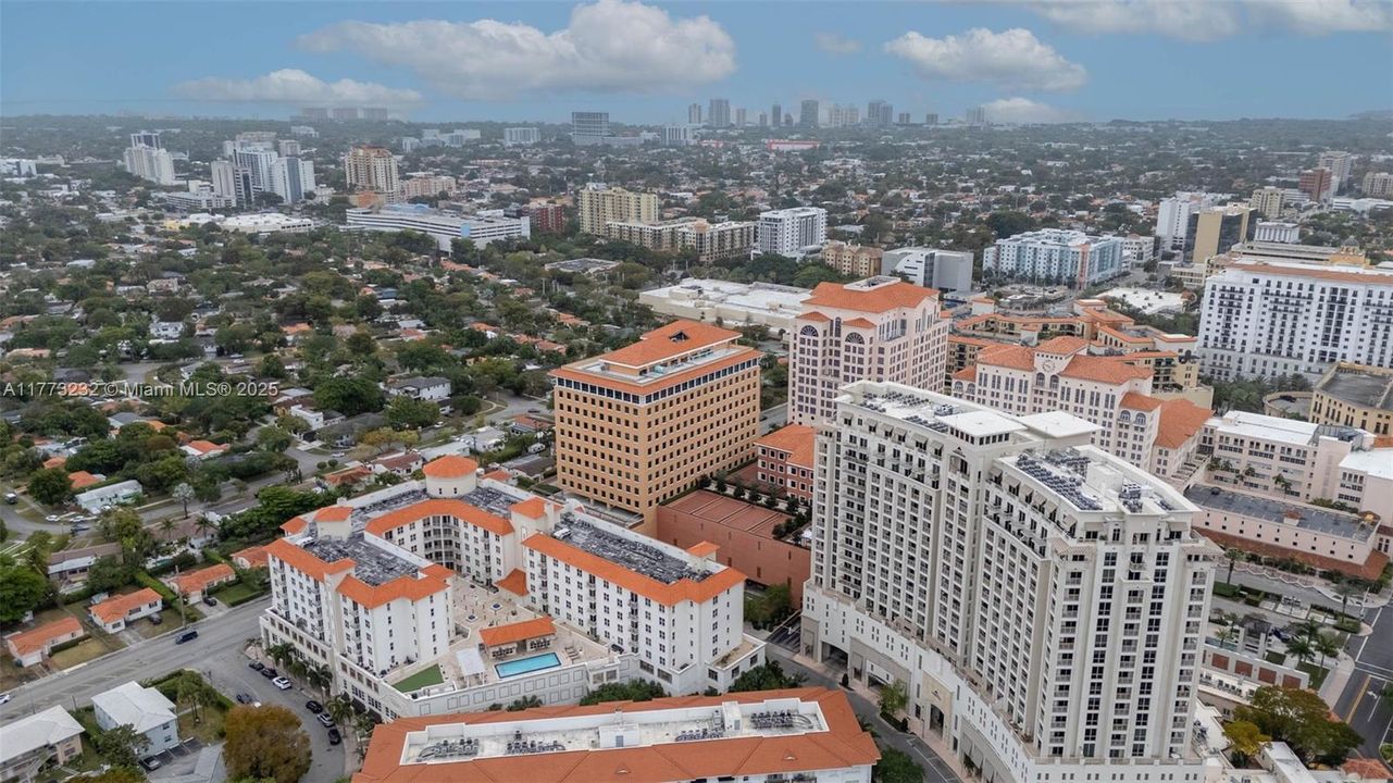 Vendido Recientemente: $585,000 (2 camas, 2 baños, 1114 Pies cuadrados)