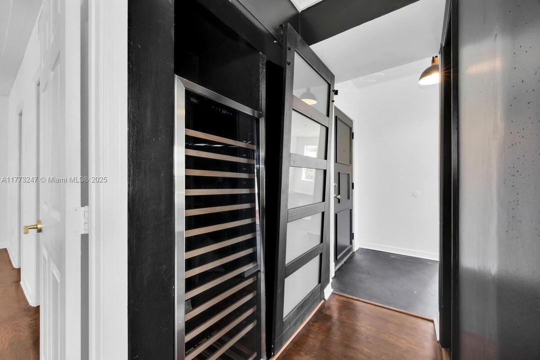 待售: $425,000 (2 贝兹, 2 浴室, 930 平方英尺)