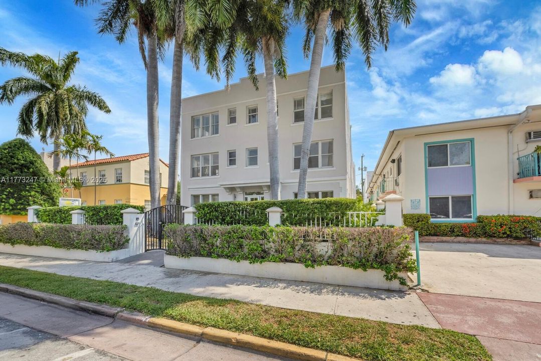 待售: $425,000 (2 贝兹, 2 浴室, 930 平方英尺)