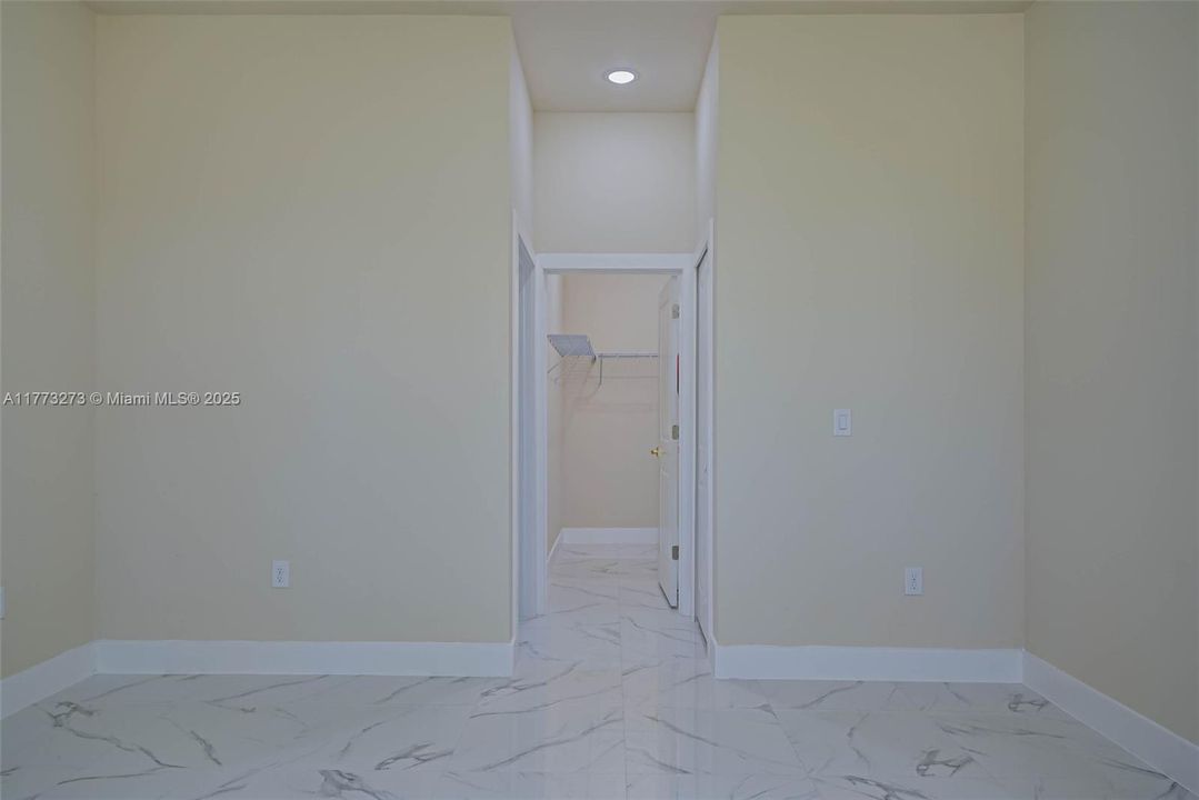 For Sale: $305,000 (4 beds, 2 baths, 1639 Square Feet)