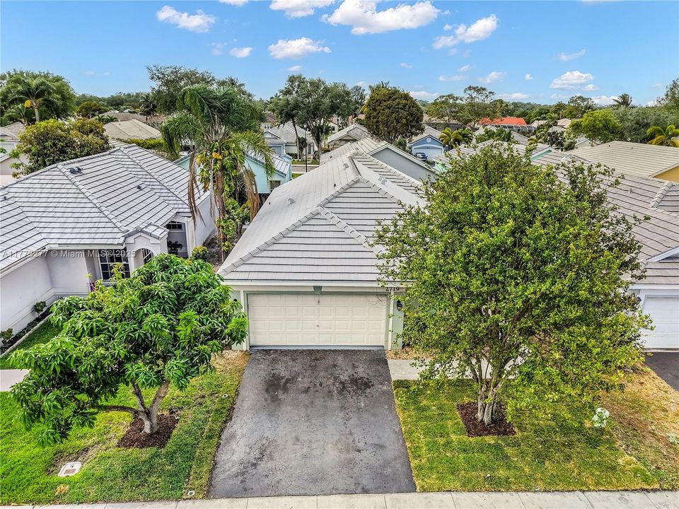 Vendido Recientemente: $589,333 (3 camas, 2 baños, 1318 Pies cuadrados)