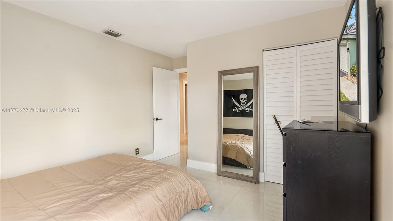 Vendido Recientemente: $589,333 (3 camas, 2 baños, 1318 Pies cuadrados)