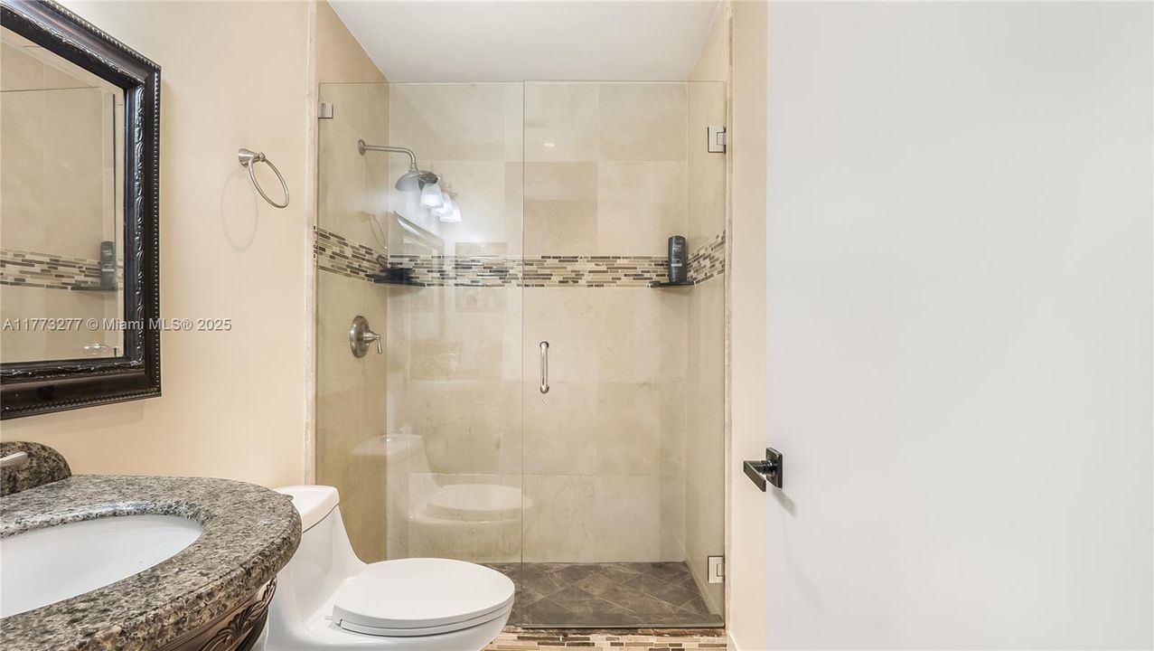 Vendido Recientemente: $589,333 (3 camas, 2 baños, 1318 Pies cuadrados)