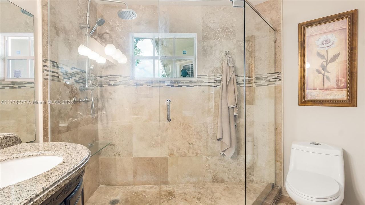 Vendido Recientemente: $589,333 (3 camas, 2 baños, 1318 Pies cuadrados)