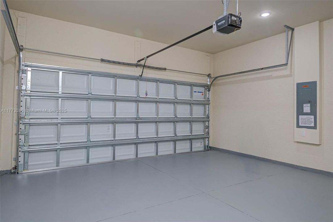 Recently Sold: $328,800 (4 beds, 2 baths, 1639 Square Feet)