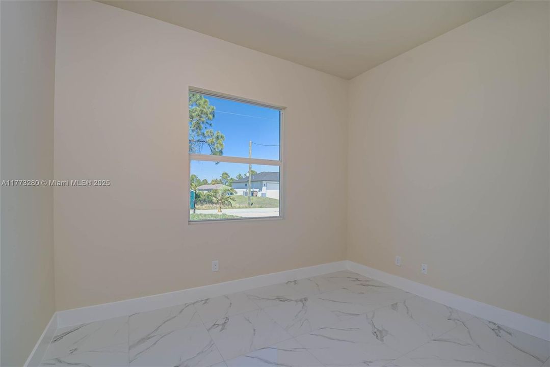 Recently Sold: $328,800 (4 beds, 2 baths, 1639 Square Feet)