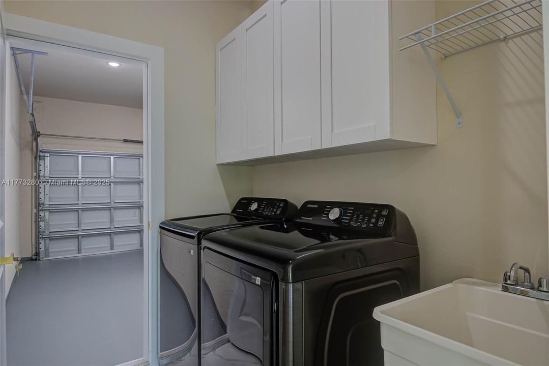 Recently Sold: $328,800 (4 beds, 2 baths, 1639 Square Feet)