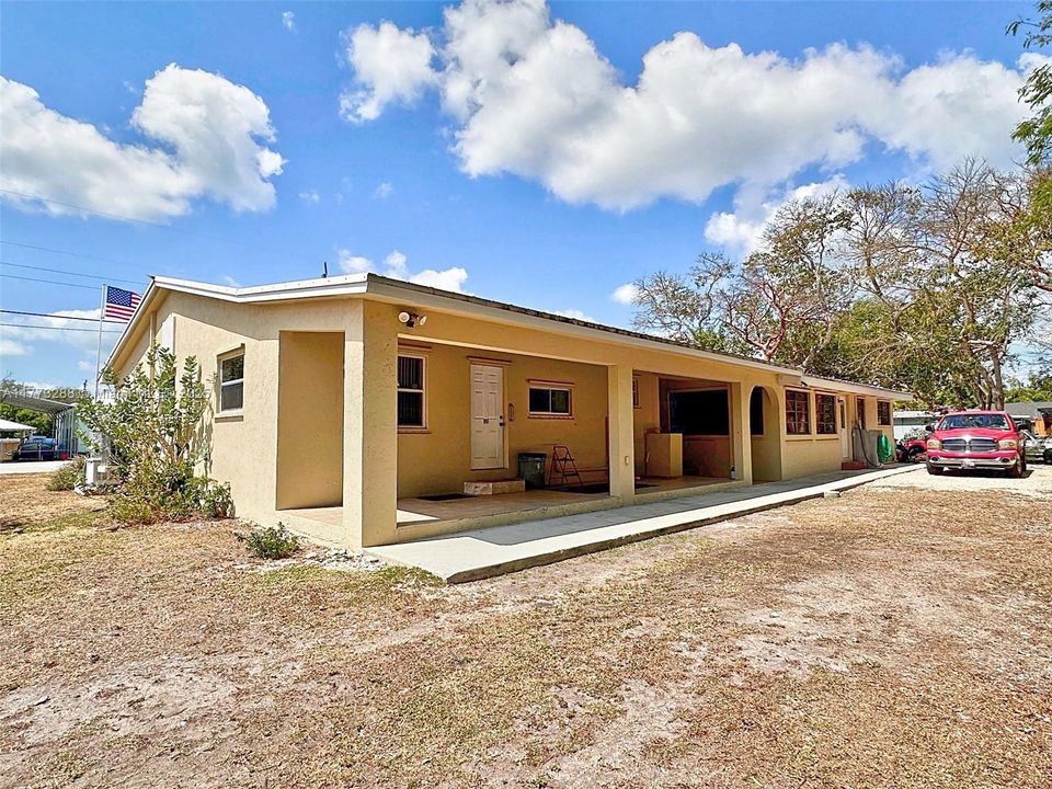 Recently Sold: $1,199,000 (4 beds, 3 baths, 2092 Square Feet)