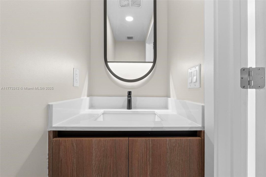 На продажу: $899,000 (1 спален, 1 ванн, 639 Квадратных фут)