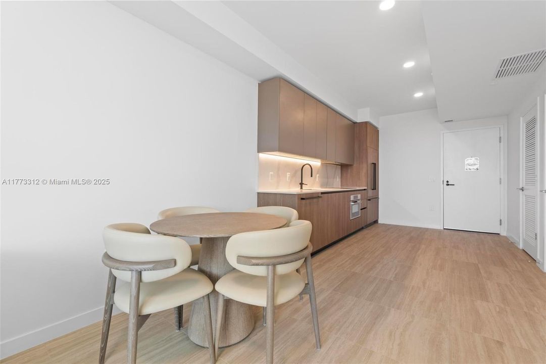 На продажу: $899,000 (1 спален, 1 ванн, 639 Квадратных фут)