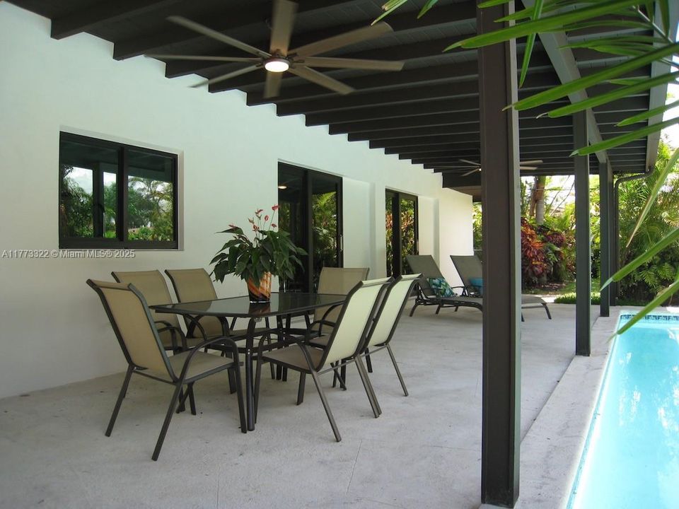 На продажу: $1,898,000 (5 спален, 2 ванн, 2482 Квадратных фут)