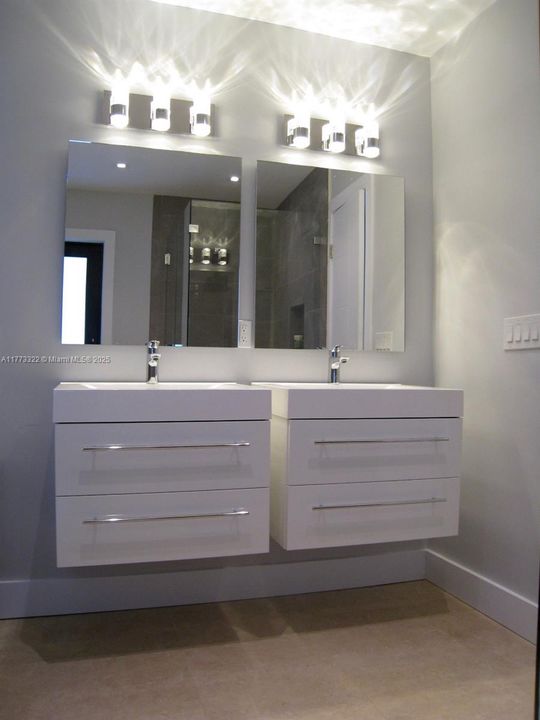 На продажу: $1,898,000 (5 спален, 2 ванн, 2482 Квадратных фут)