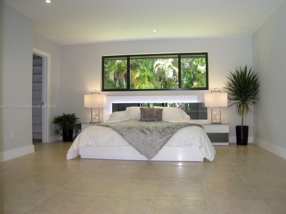 На продажу: $1,898,000 (5 спален, 2 ванн, 2482 Квадратных фут)