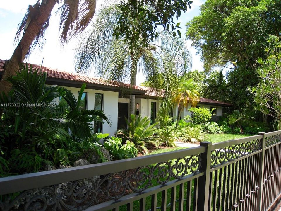 На продажу: $1,898,000 (5 спален, 2 ванн, 2482 Квадратных фут)