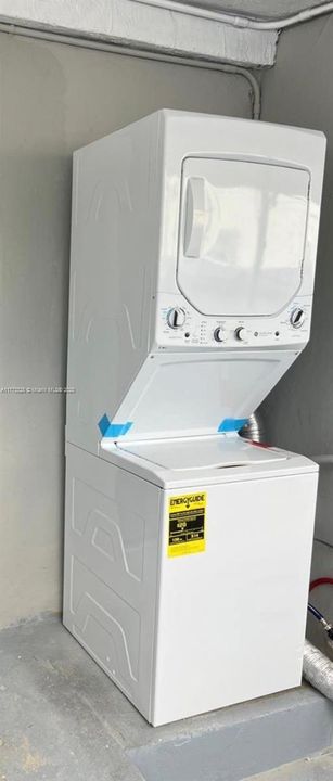 最近租的: $2,400 (2 贝兹, 1 浴室, 1832 平方英尺)