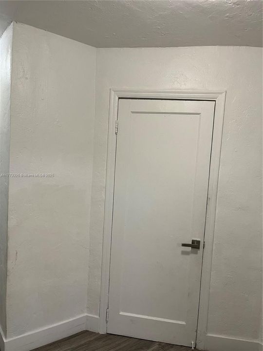 最近租的: $2,400 (2 贝兹, 1 浴室, 1832 平方英尺)