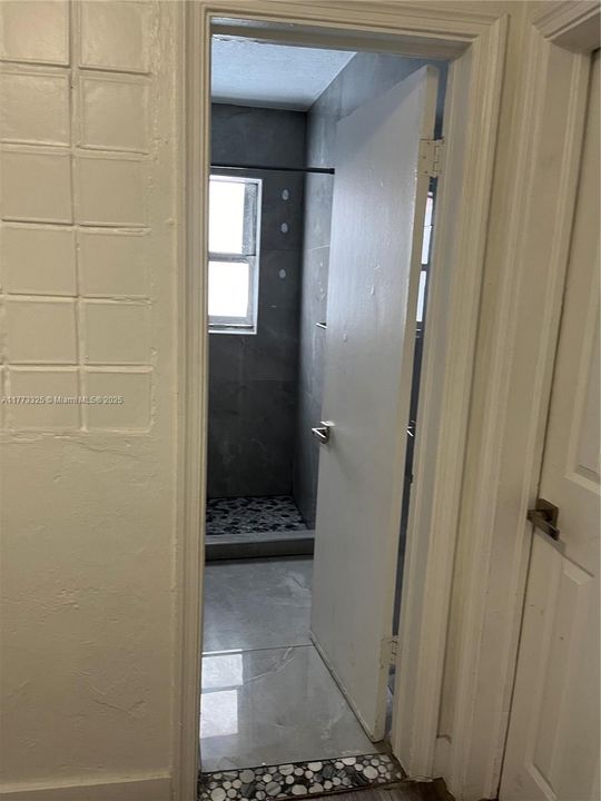 最近租的: $2,400 (2 贝兹, 1 浴室, 1832 平方英尺)