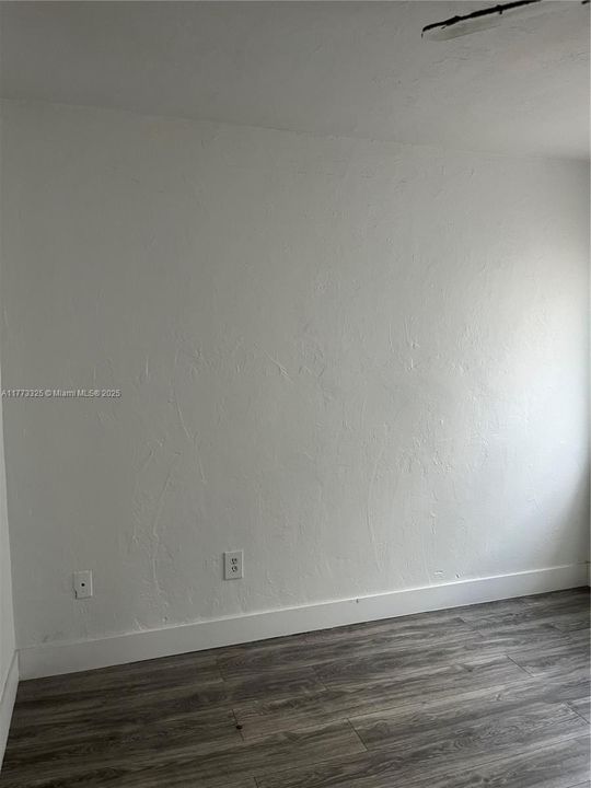 最近租的: $2,400 (2 贝兹, 1 浴室, 1832 平方英尺)