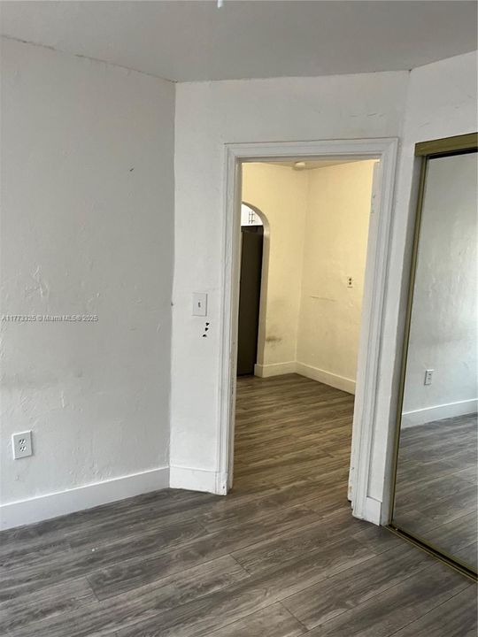 最近租的: $2,400 (2 贝兹, 1 浴室, 1832 平方英尺)