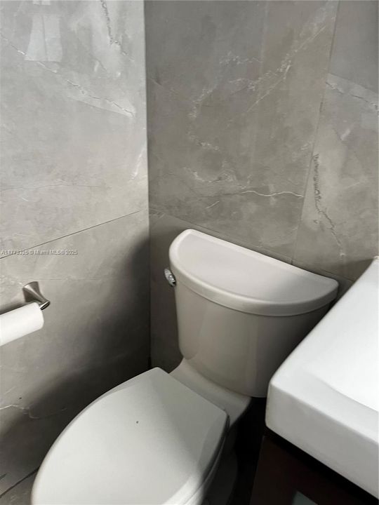 最近租的: $2,400 (2 贝兹, 1 浴室, 1832 平方英尺)