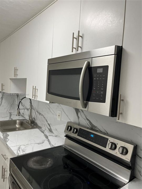 最近租的: $2,400 (2 贝兹, 1 浴室, 1832 平方英尺)