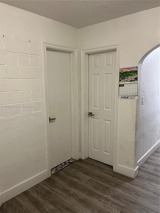 最近租的: $2,400 (2 贝兹, 1 浴室, 1832 平方英尺)