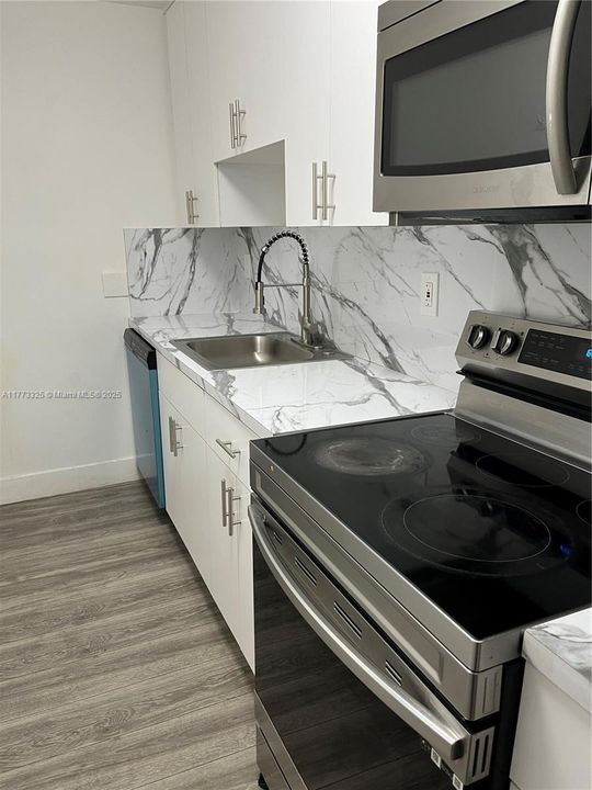 最近租的: $2,400 (2 贝兹, 1 浴室, 1832 平方英尺)