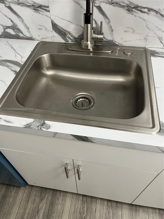 最近租的: $2,400 (2 贝兹, 1 浴室, 1832 平方英尺)