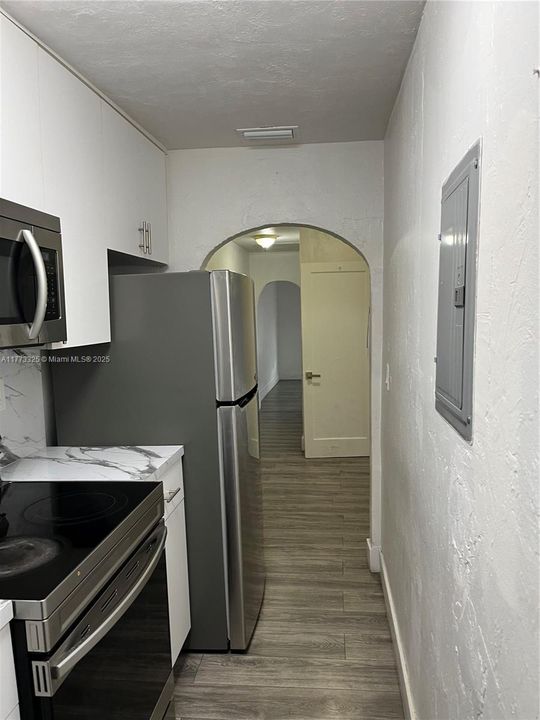 最近租的: $2,400 (2 贝兹, 1 浴室, 1832 平方英尺)