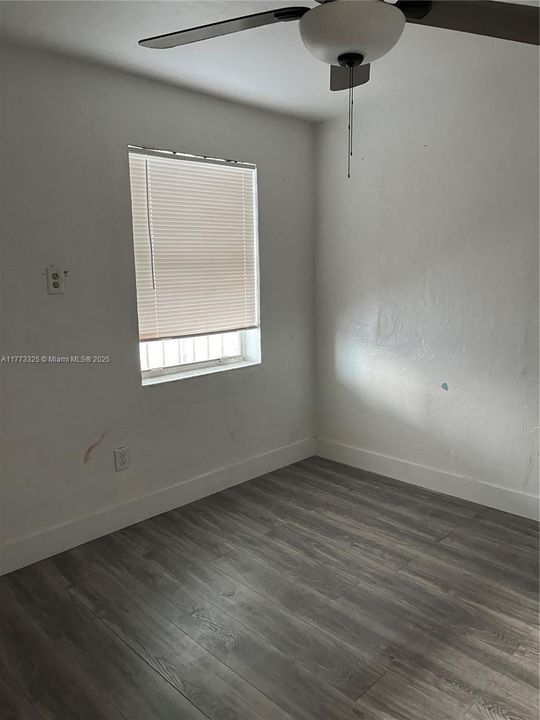 最近租的: $2,400 (2 贝兹, 1 浴室, 1832 平方英尺)