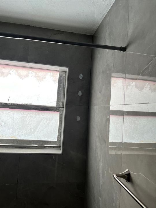 最近租的: $2,400 (2 贝兹, 1 浴室, 1832 平方英尺)