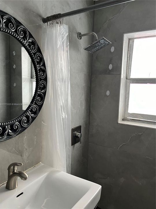 最近租的: $2,400 (2 贝兹, 1 浴室, 1832 平方英尺)