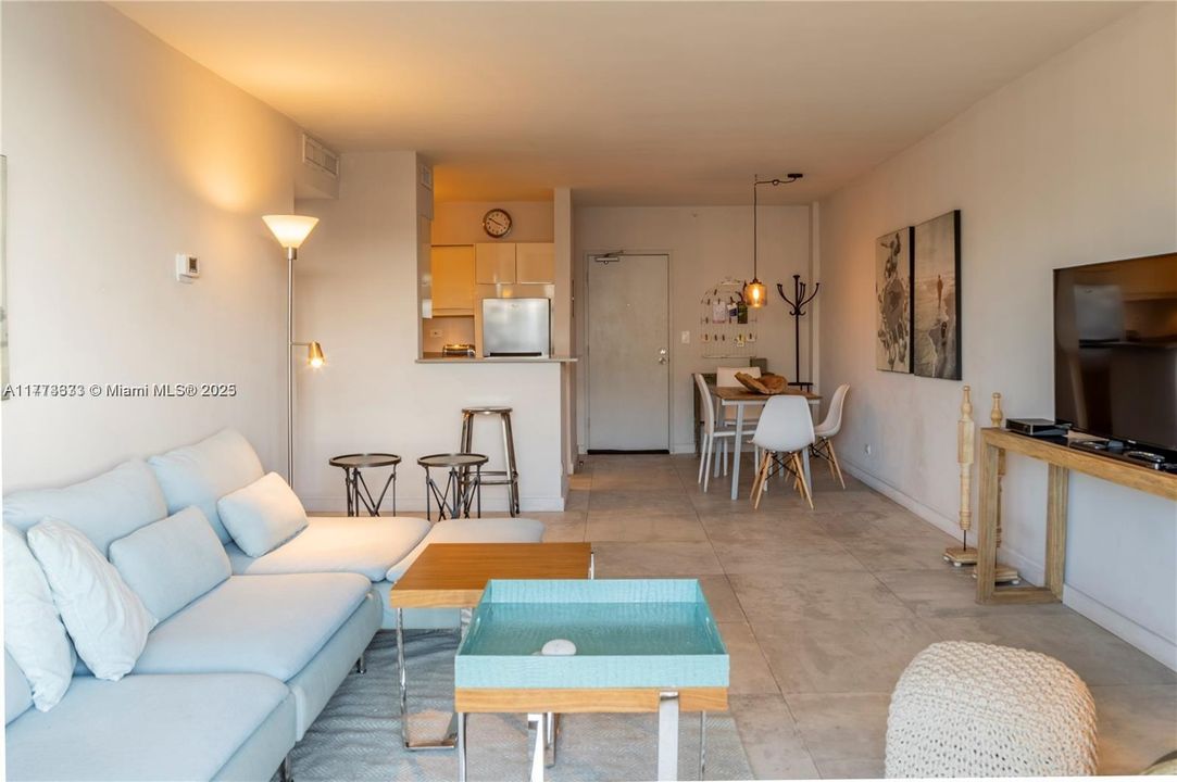 Recently Rented: $3,750 (1 beds, 1 baths, 731 Square Feet)