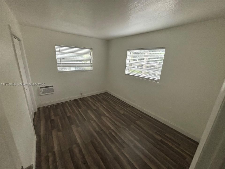 最近租的: $1,700 (2 贝兹, 1 浴室, 0 平方英尺)