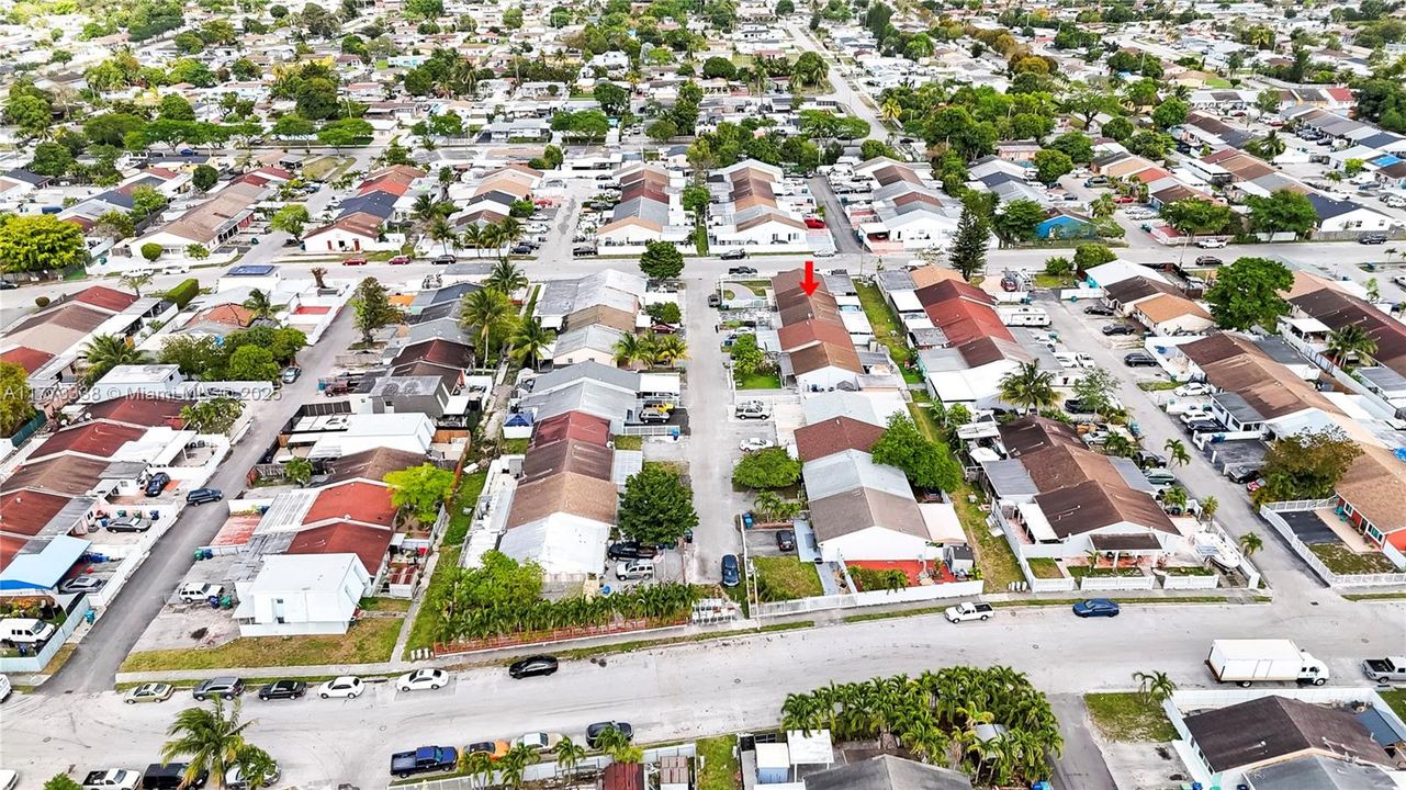 Recently Sold: $330,000 (2 beds, 1 baths, 910 Square Feet)