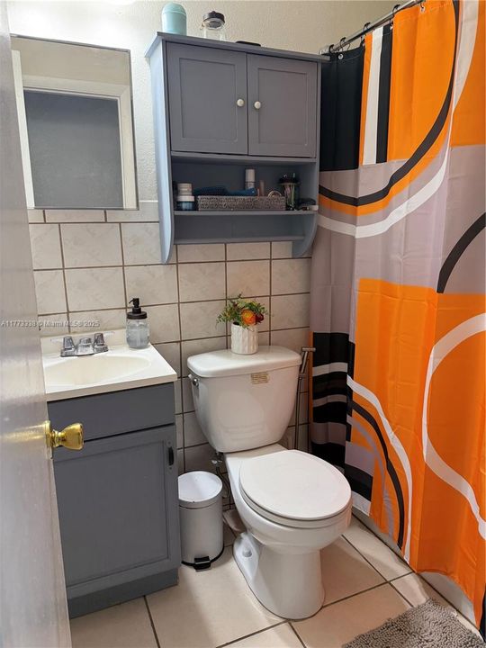 Recently Sold: $330,000 (2 beds, 1 baths, 910 Square Feet)