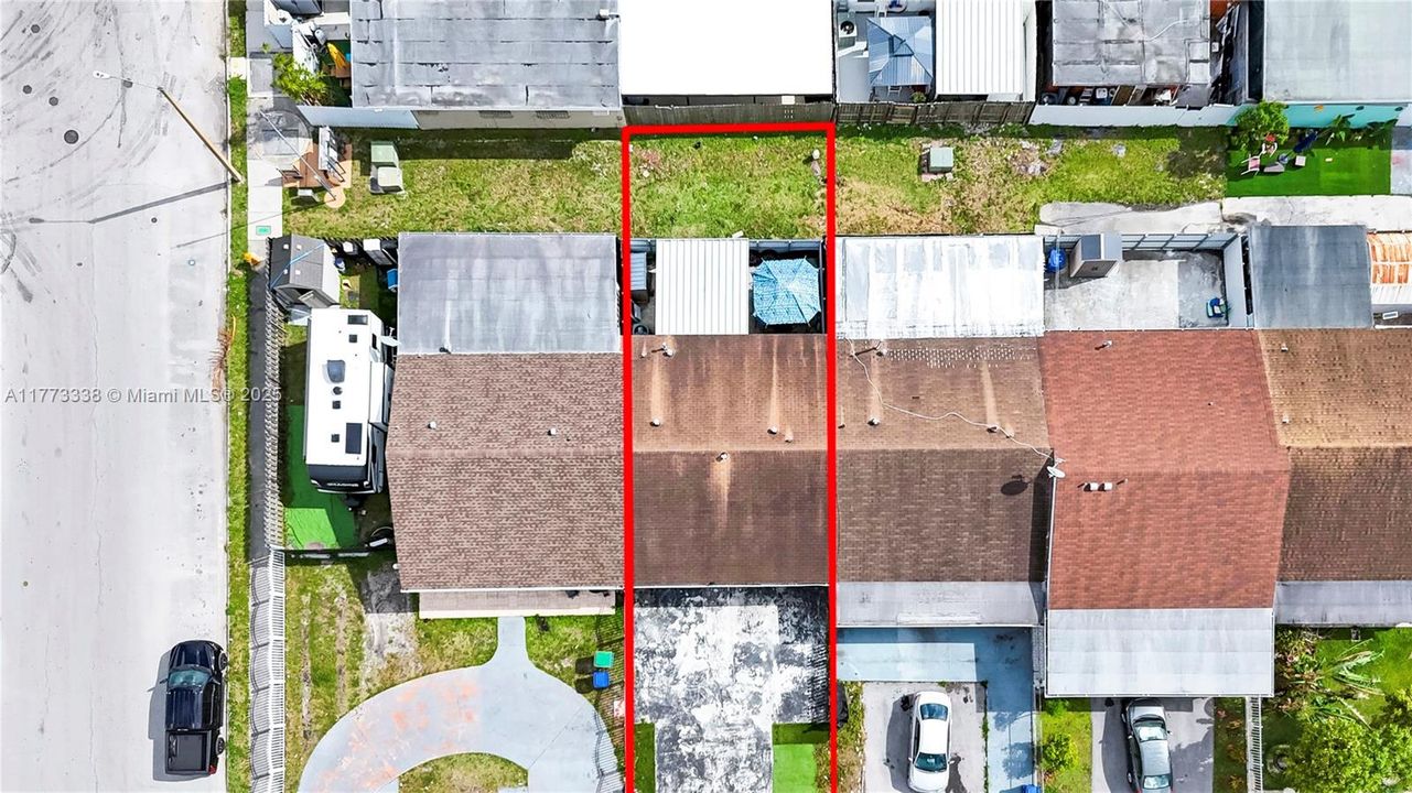 Recently Sold: $330,000 (2 beds, 1 baths, 910 Square Feet)