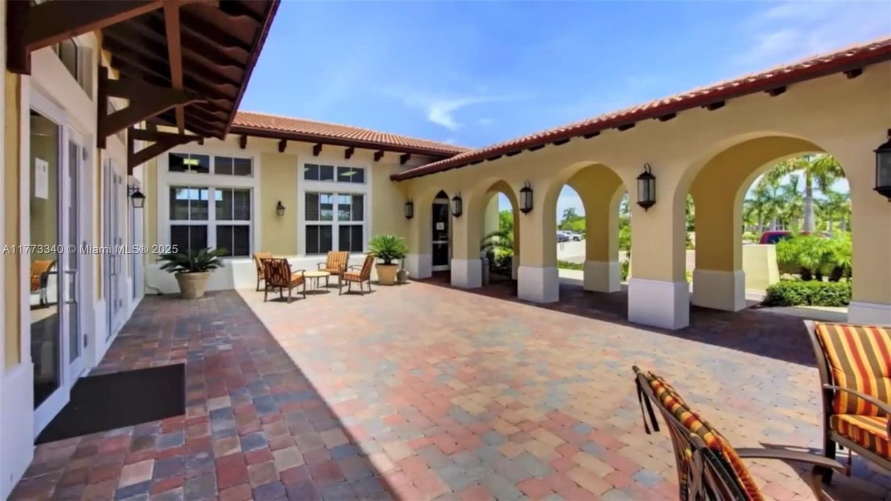 Recently Sold: $379,999 (3 beds, 2 baths, 1515 Square Feet)