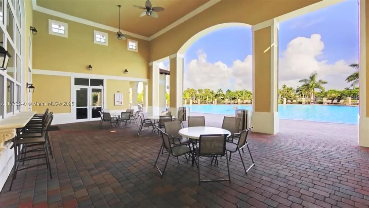 Recently Sold: $379,999 (3 beds, 2 baths, 1515 Square Feet)