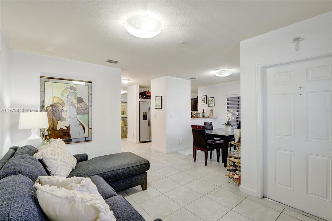 Recently Sold: $379,999 (3 beds, 2 baths, 1515 Square Feet)