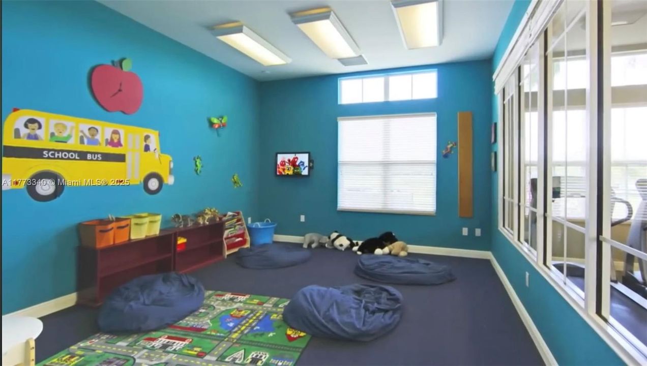 Recently Sold: $379,999 (3 beds, 2 baths, 1515 Square Feet)