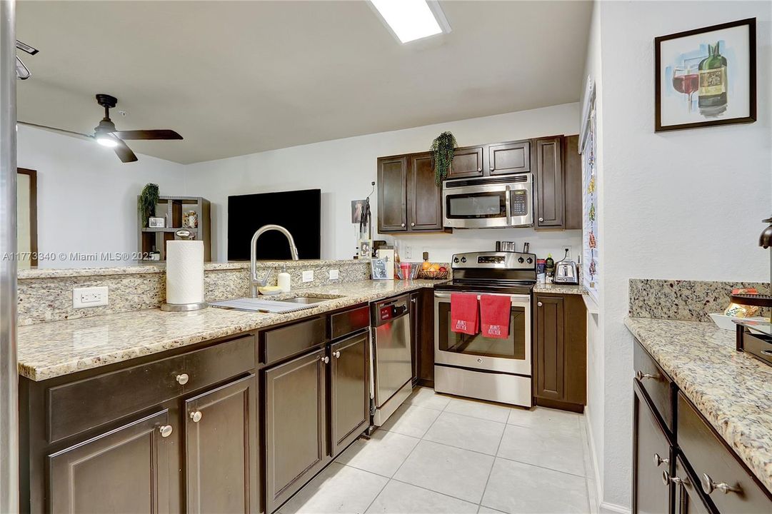 Recently Sold: $379,999 (3 beds, 2 baths, 1515 Square Feet)