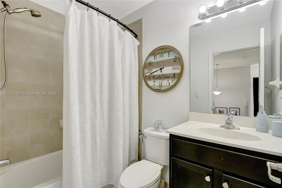 Recently Sold: $379,999 (3 beds, 2 baths, 1515 Square Feet)