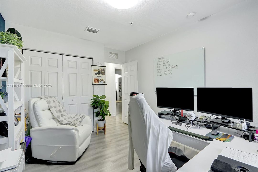 Recently Sold: $379,999 (3 beds, 2 baths, 1515 Square Feet)